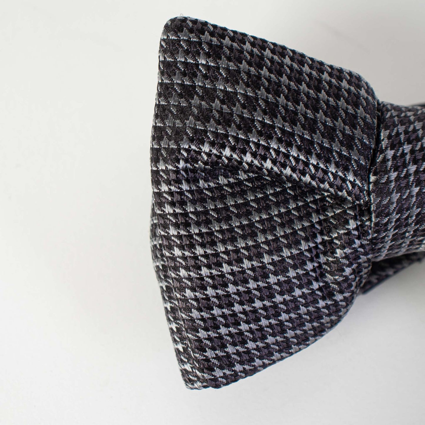 Silk Tom Ford Bow Tie in Black/Grey