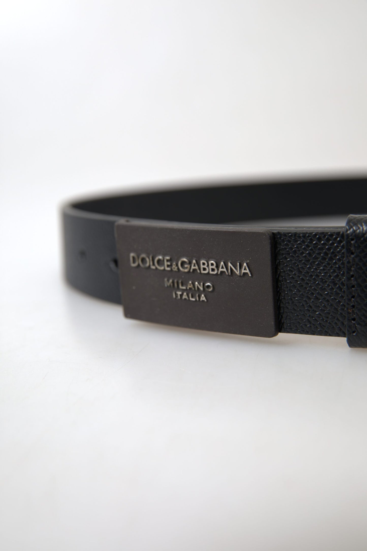 Elegant Black Leather Belt with Logo Buckle