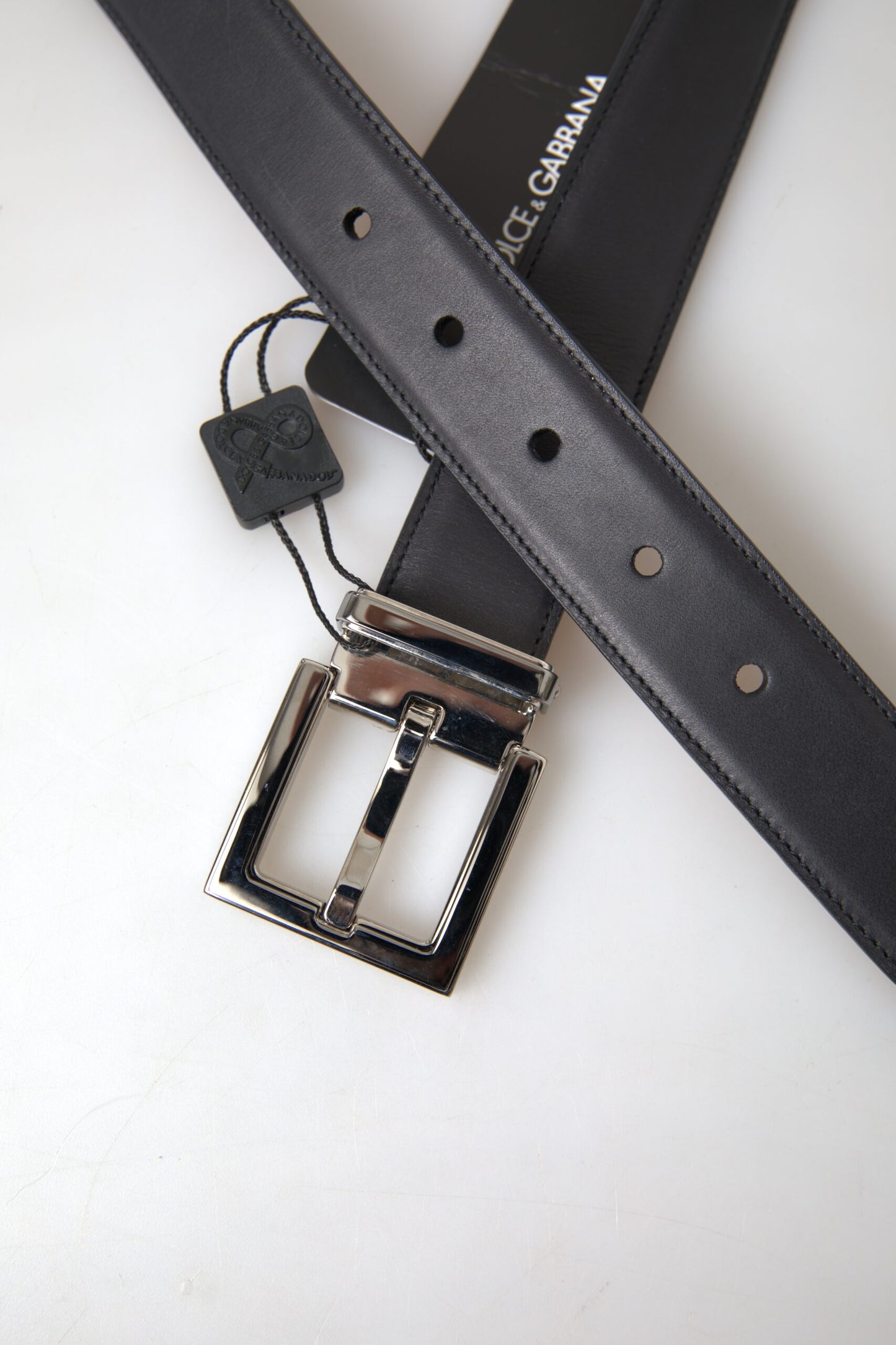 Elegant Black Leather Belt with Metal Buckle