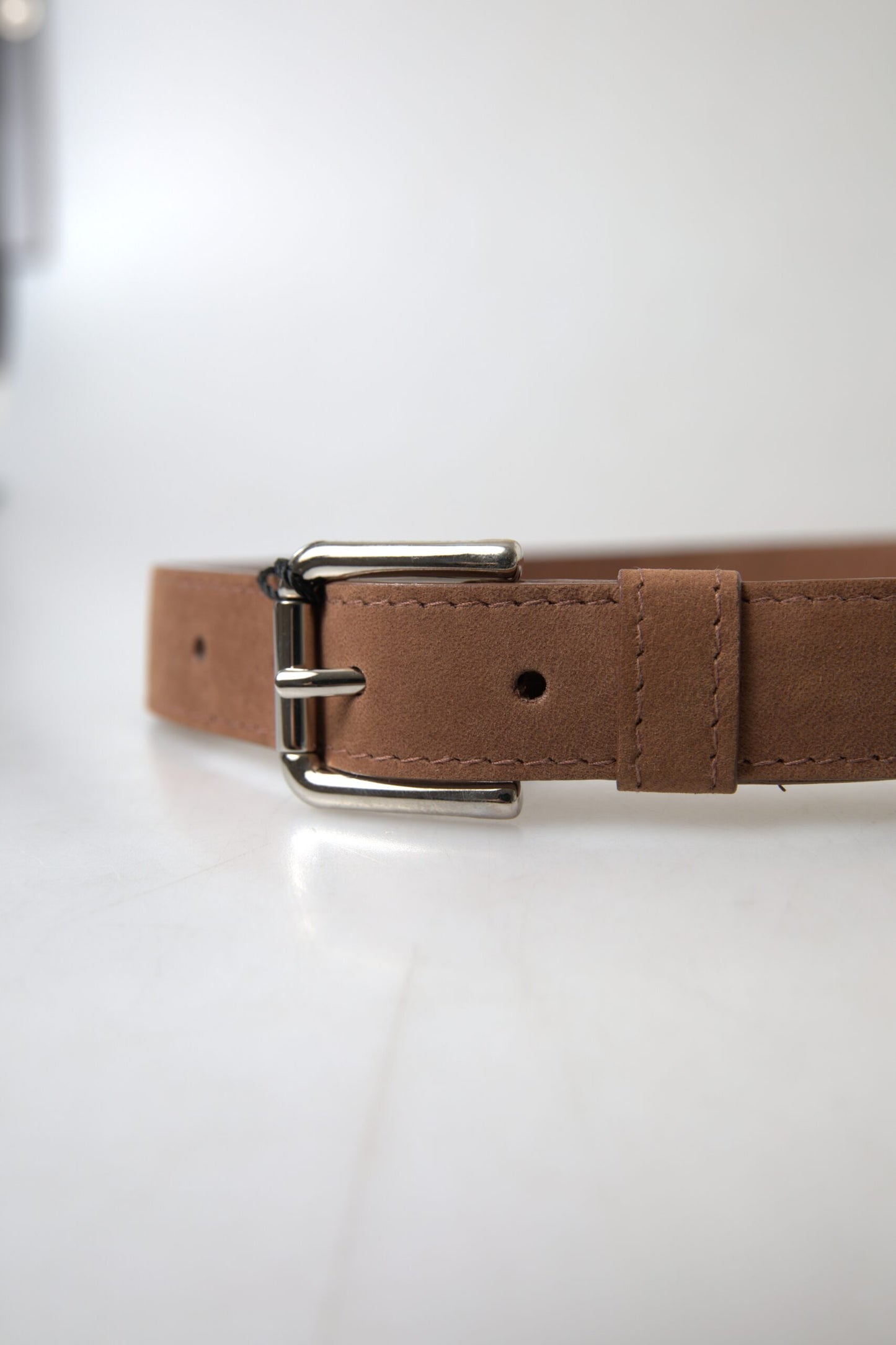 Elegant Leather Belt with Metal Buckle