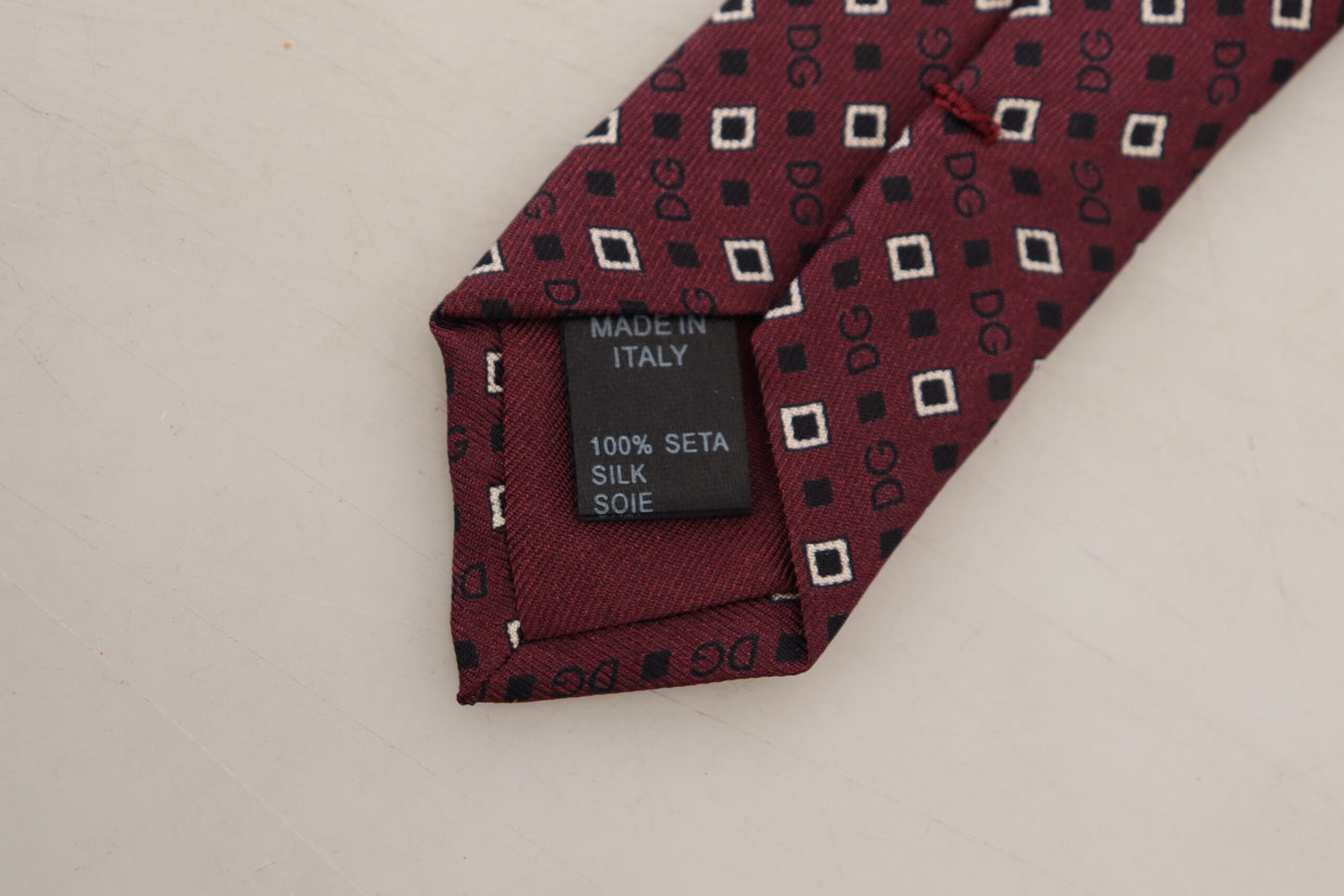 Elegant Maroon Silk Patterned Men's Tie