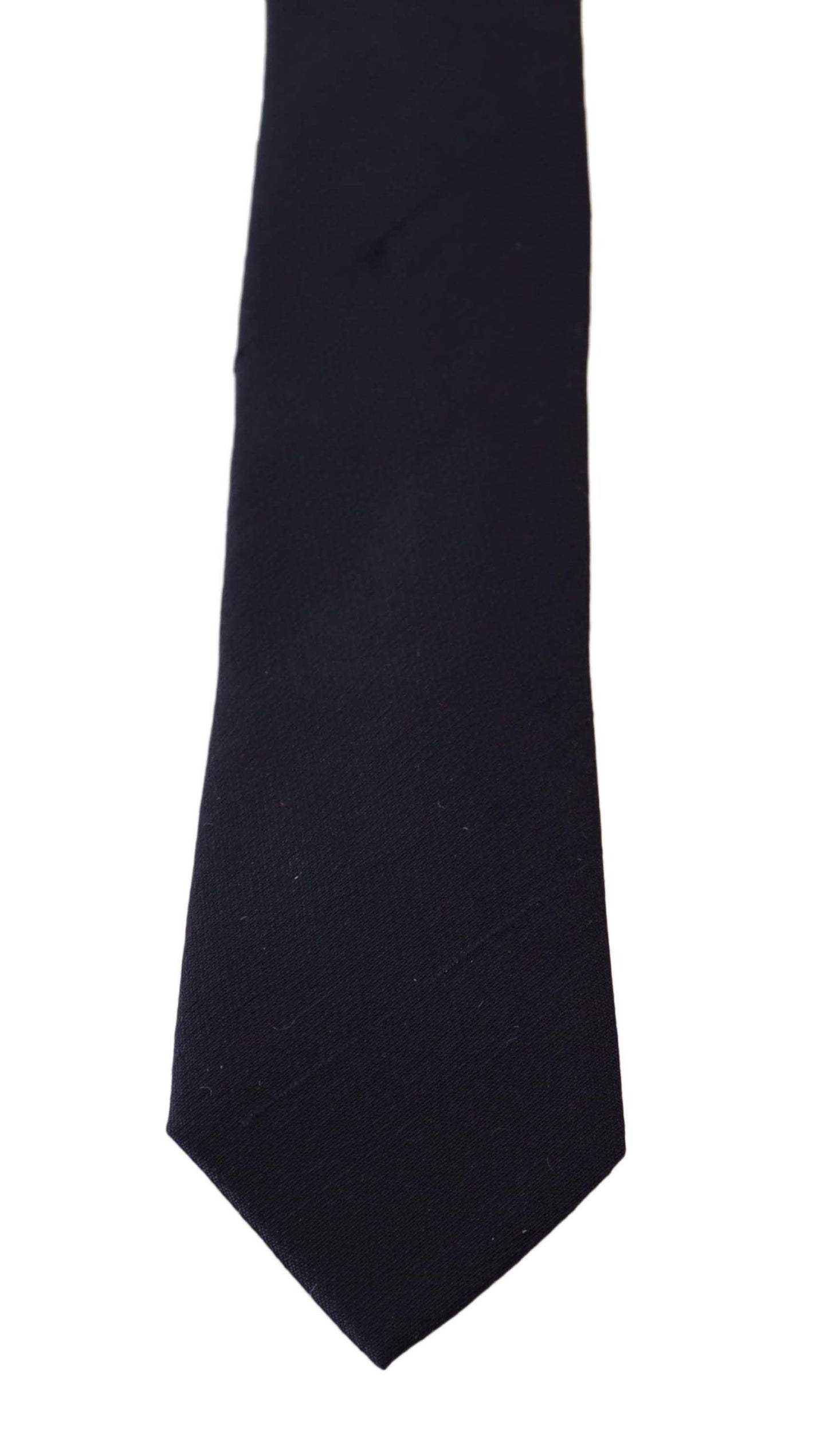 Elegant Navy Blue Silk Tie for Sophisticated Style