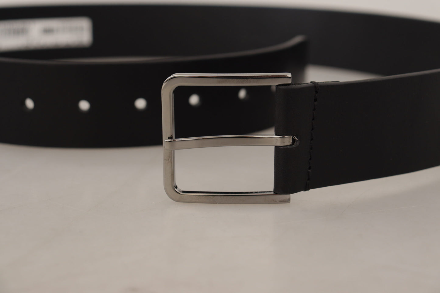 Elegant Black Leather Belt with Metal Buckle