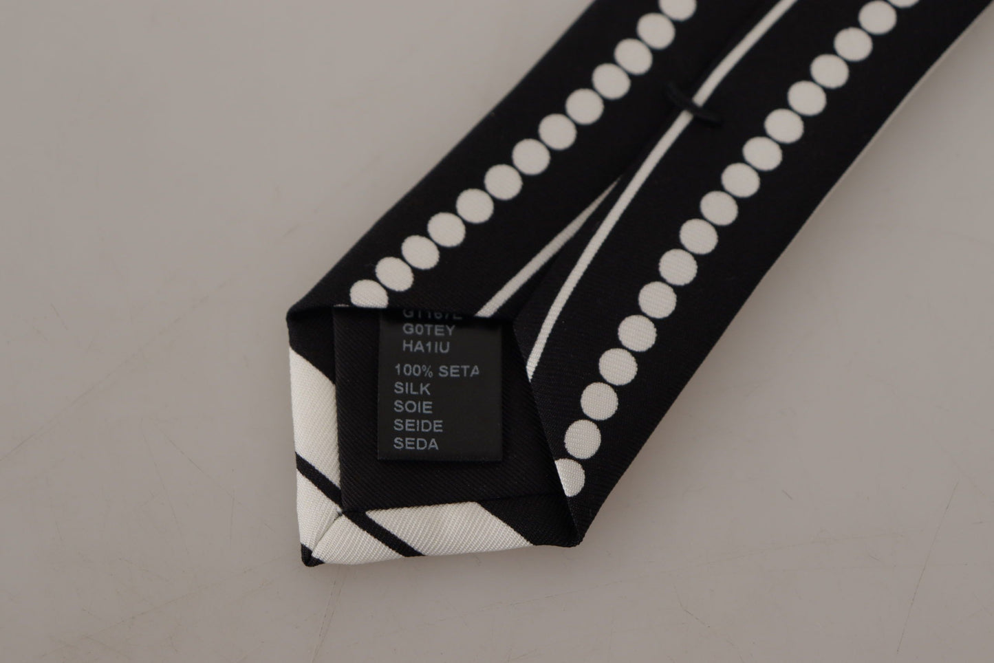 Elegant Monochrome Silk Tie