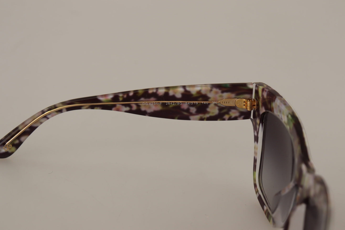 Elegant Floral Pattern Pink Sunglasses