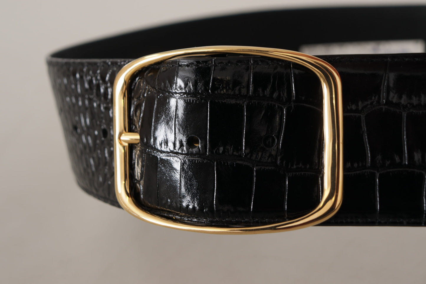 Elegant Leather Belt with Logo-Engraved Buckle