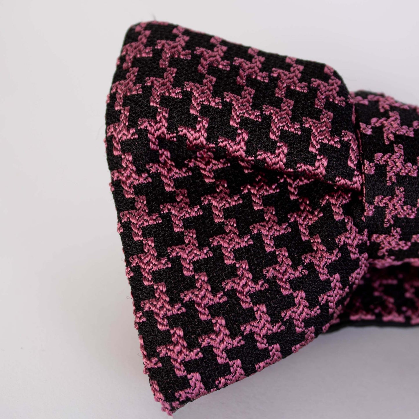 Houndstooth Silk Tom Ford Bow Tie