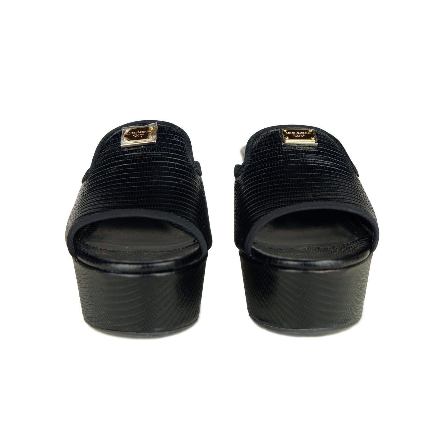 Chic Calfskin Wedge Sandals in Timeless Black