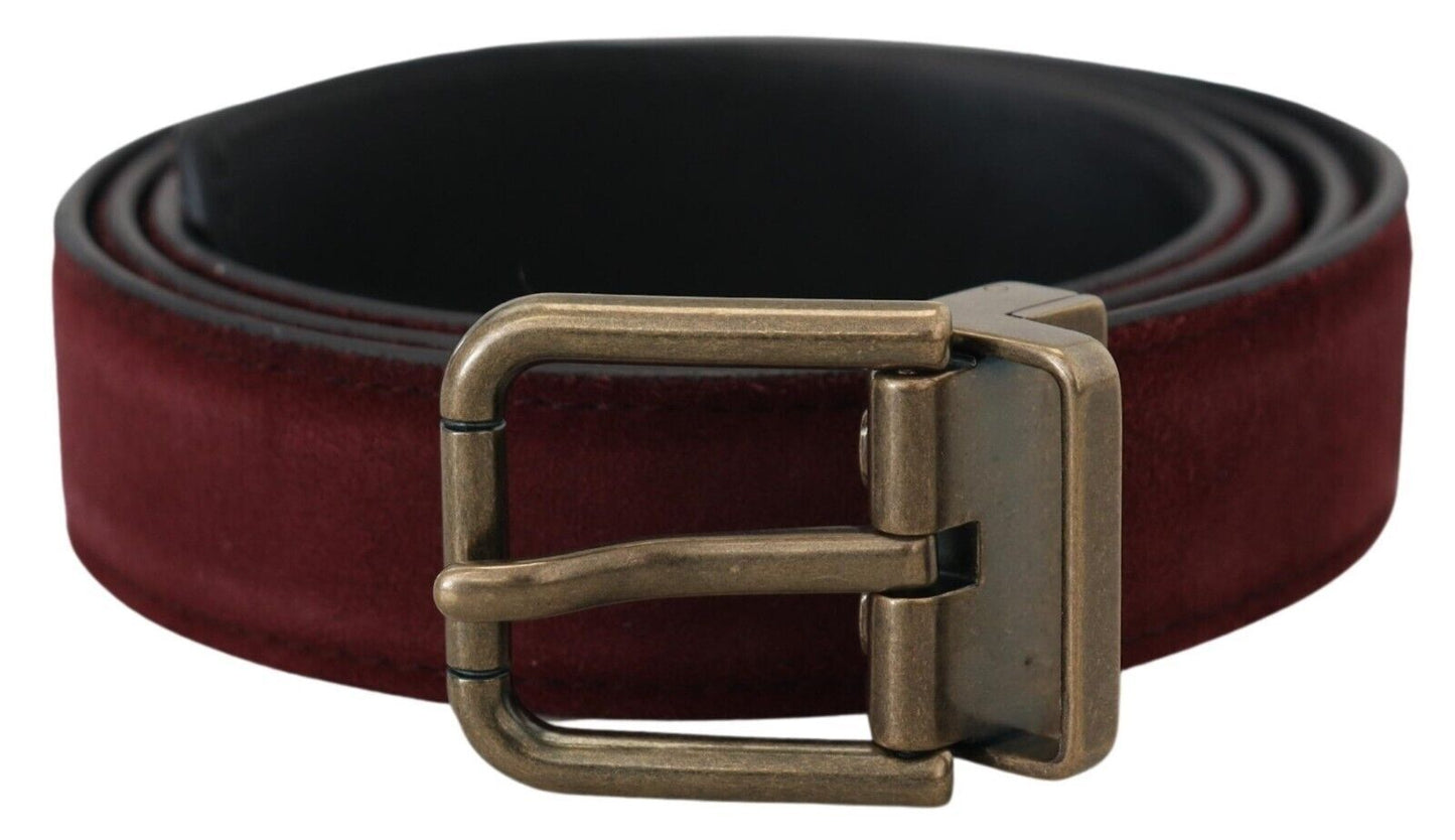 Elegant Leather Belt with Metal Buckle Closure