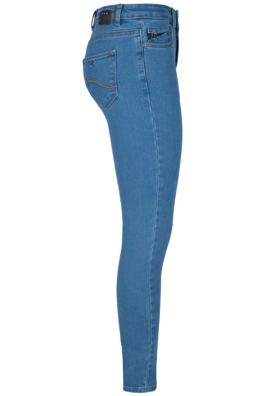 Light Blue Skinny Jeans for the Modern Woman
